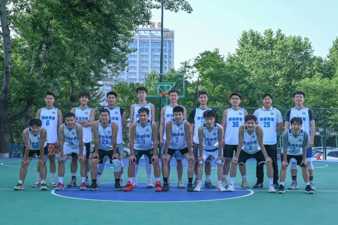 篮球防守训练中如何提高体能和耐力_0