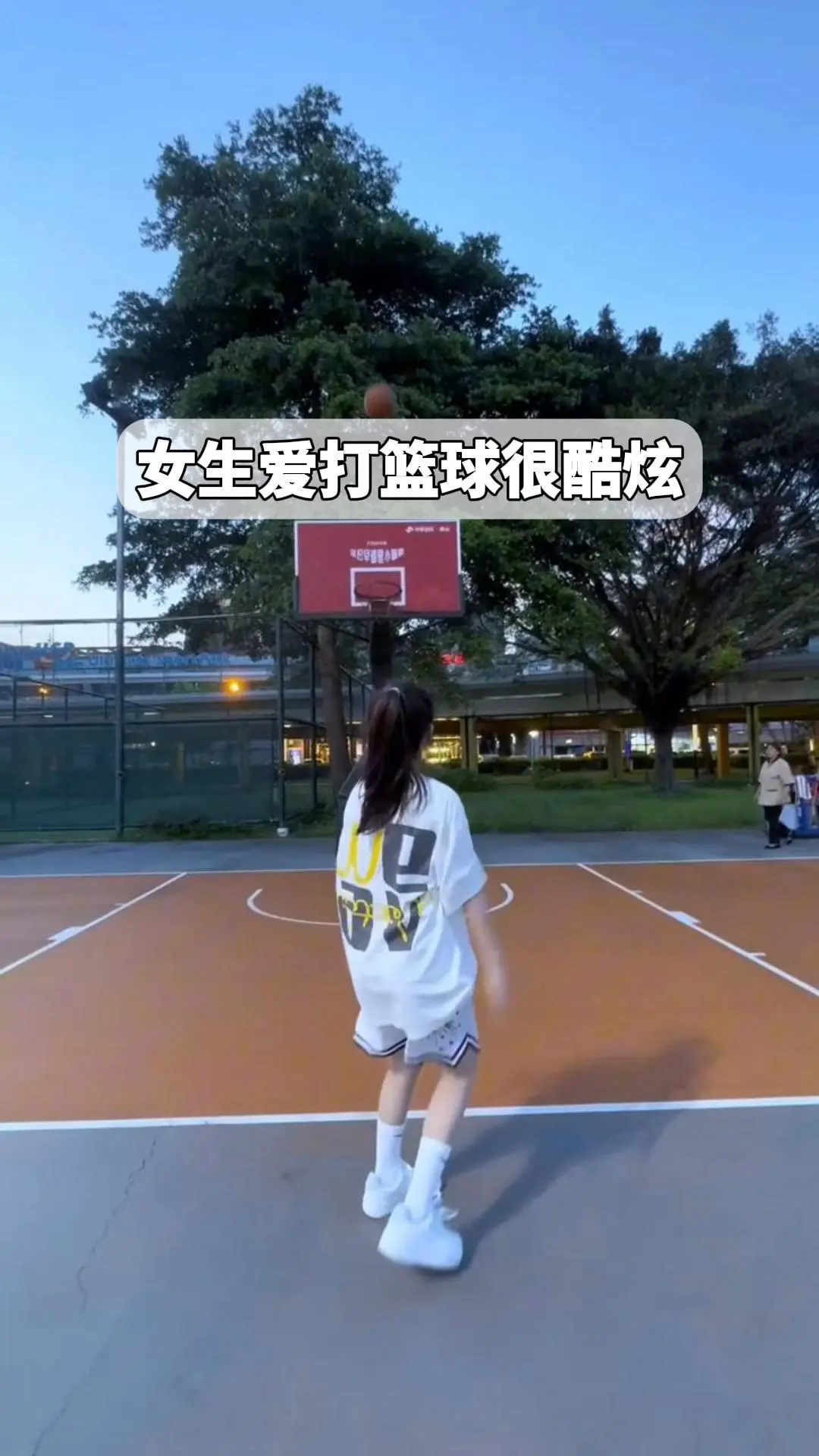 刻苦训练篮球时如何避免受伤的建议_1